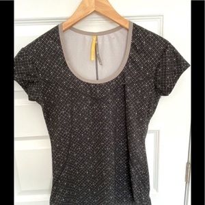 Lolë women’s tee shirt